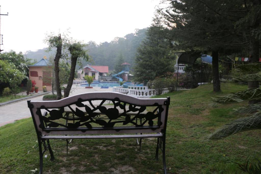 Grand Norling Hotel'S Resort Katmandu Zewnętrze zdjęcie
